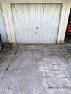 Garage mit Vorplatz